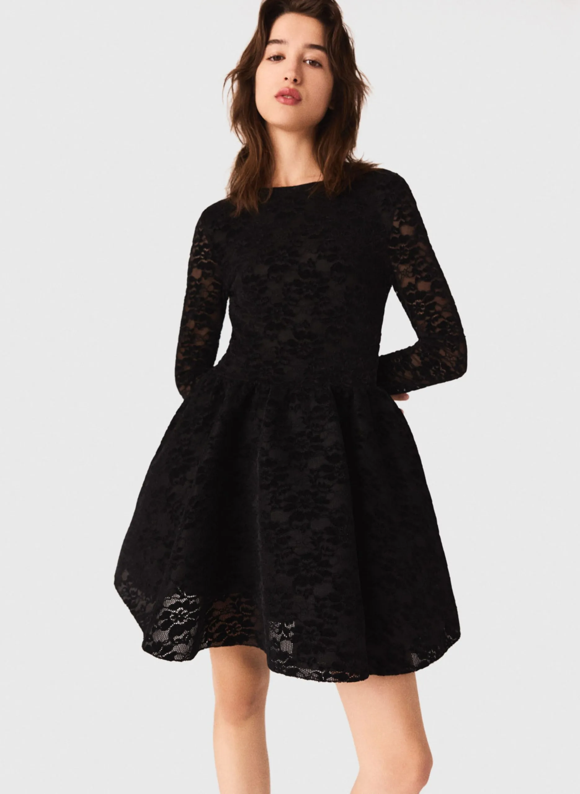 Robe courte en dentelle col rond Noir