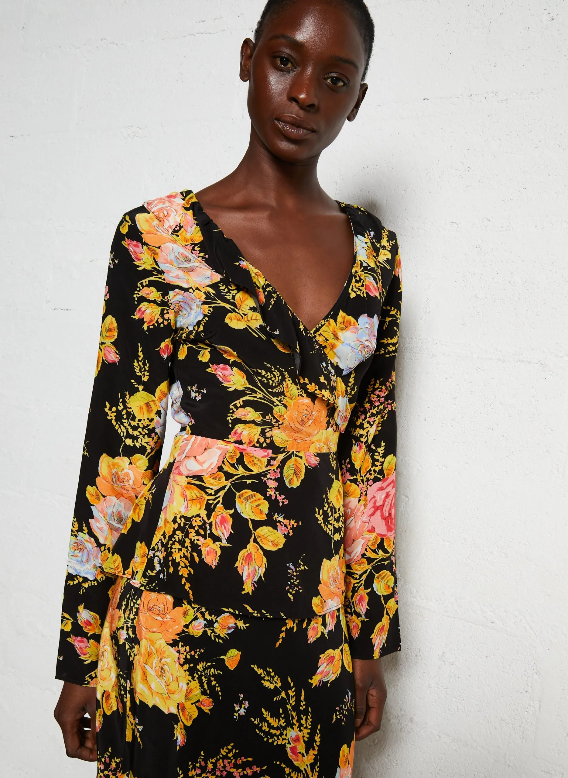 Blouse cintrée col V imprimé Noir