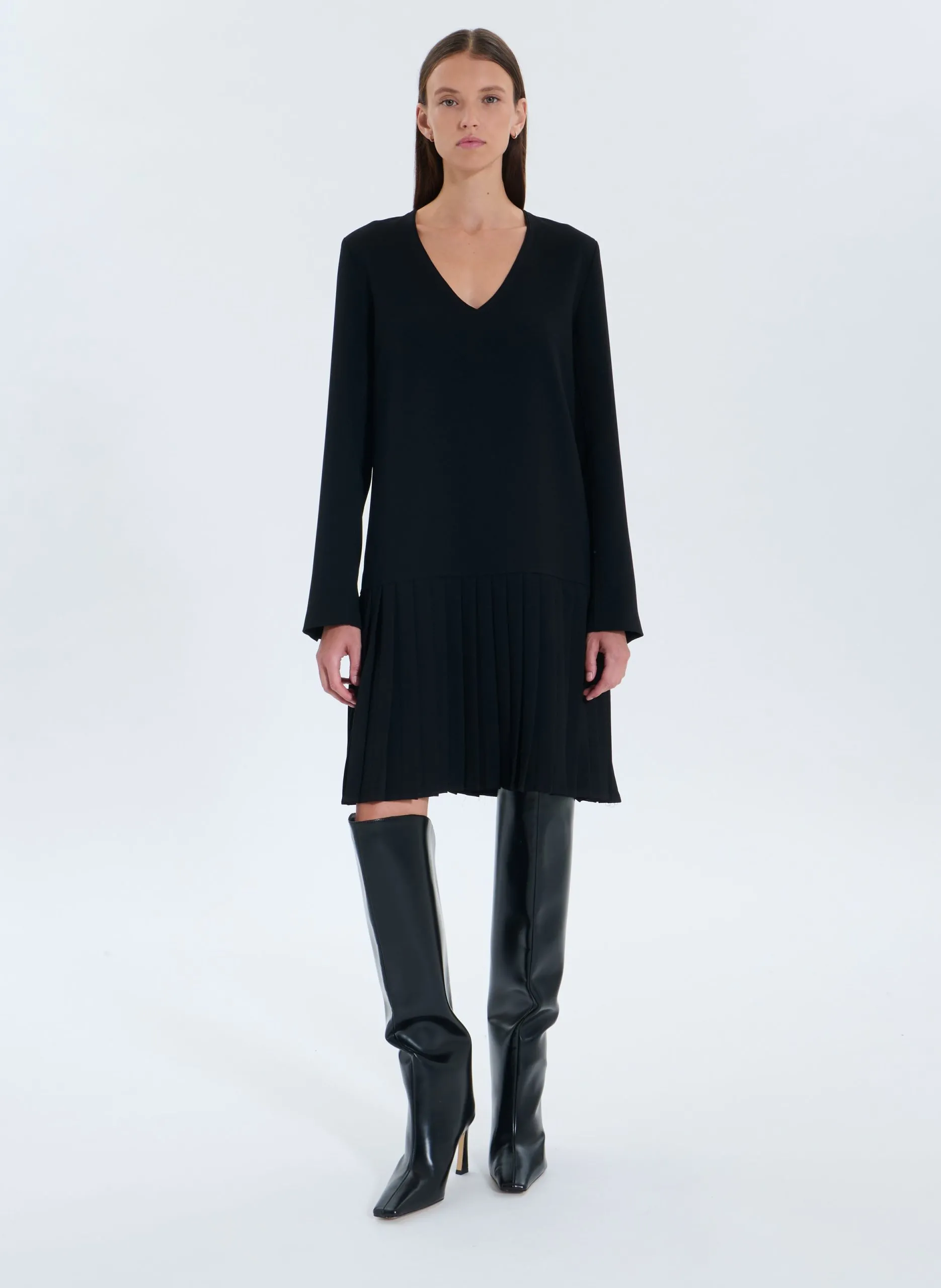 Robe courte col V Noir RISSA