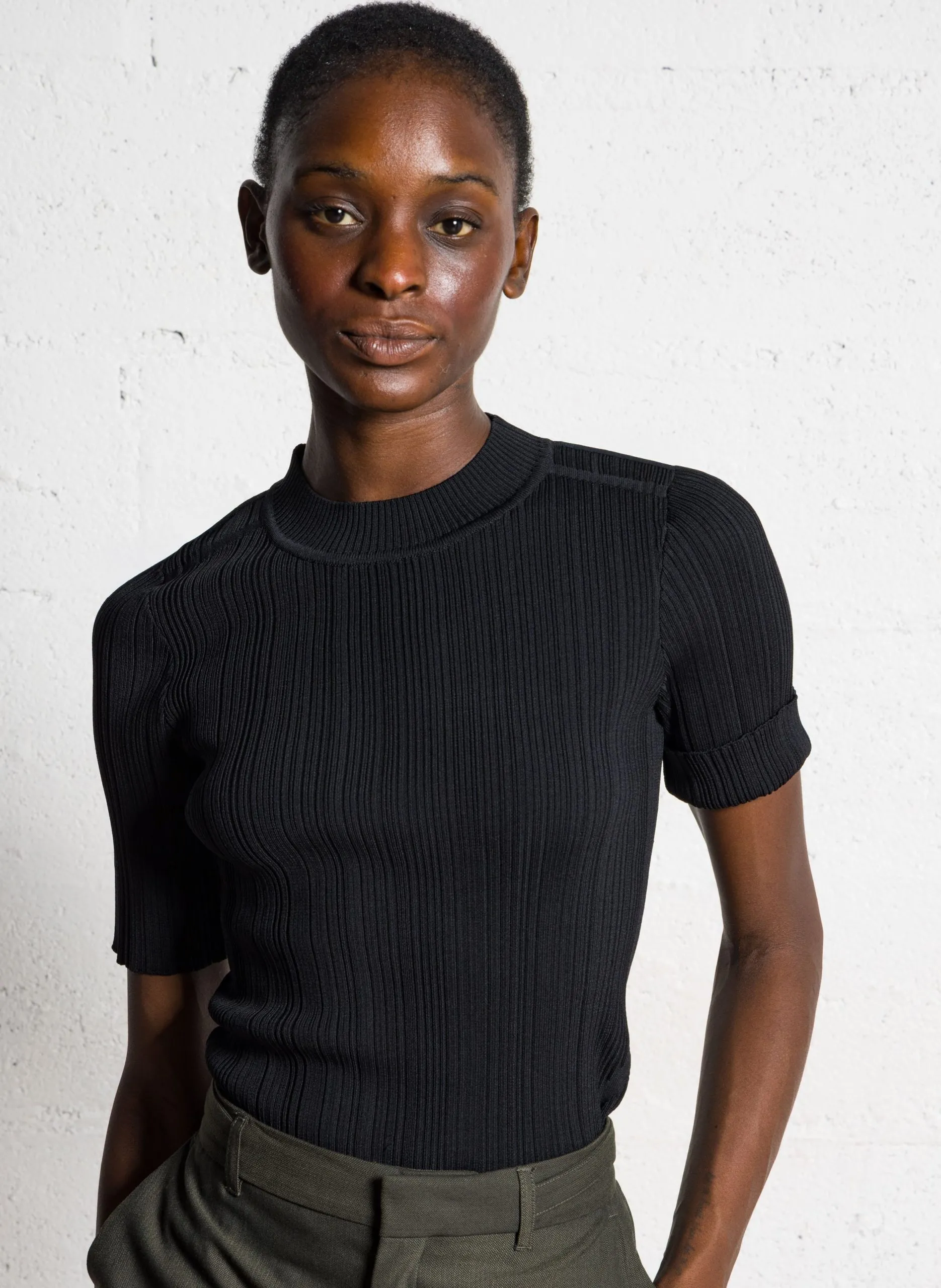 Pull ajusté col montant Noir