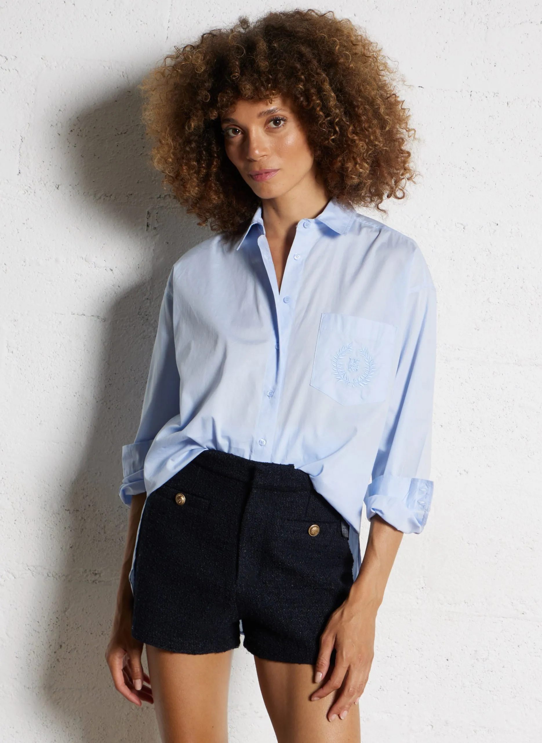 Chemise droit à poche brodée en coton Bleu