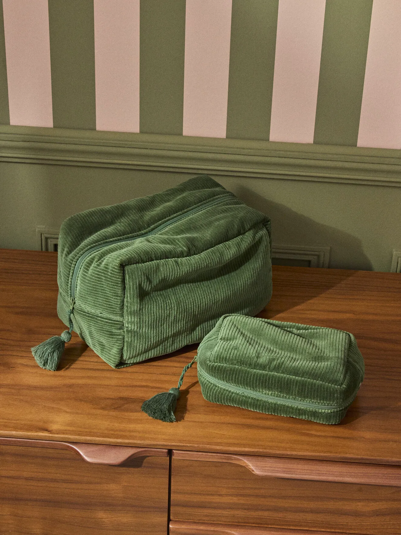 Trousse de toilette en velours côtelé Vert