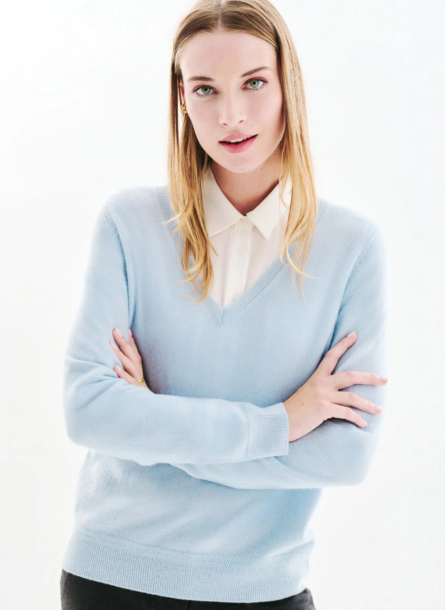 Pull cintré col V en cachemire Bleu MARIANNE2