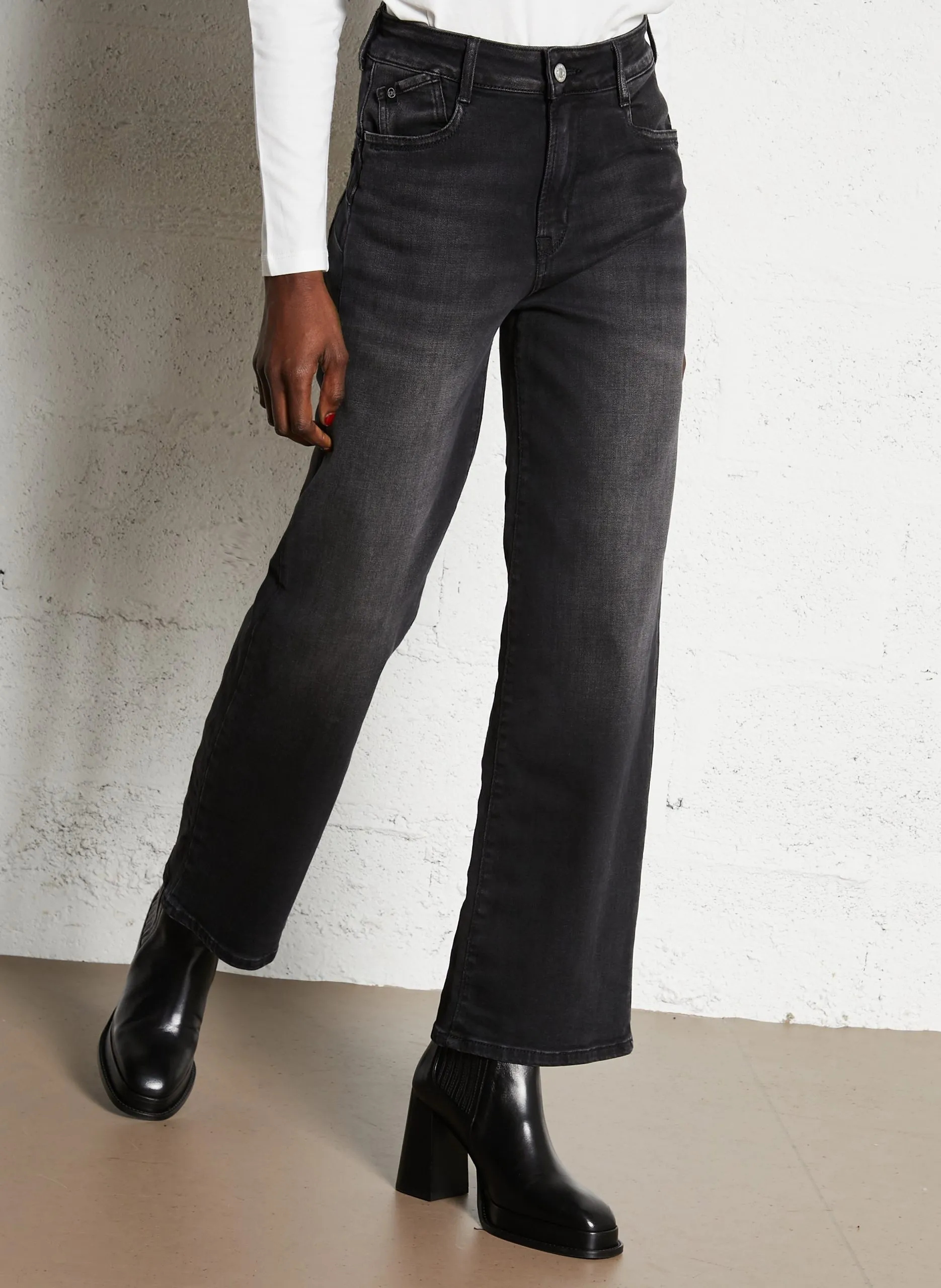 Jean large en coton mélangé Noir PULPHI24