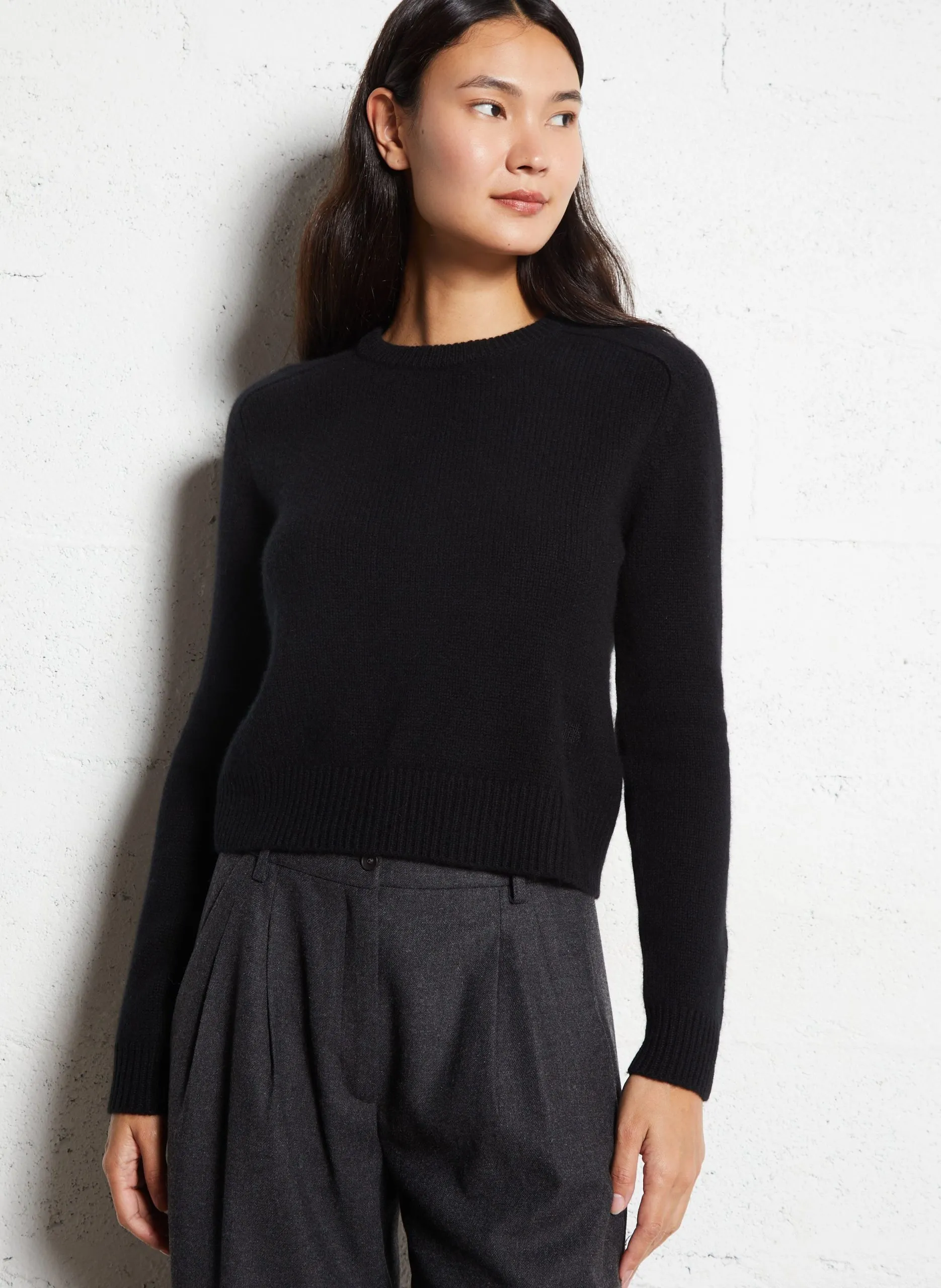 Pull droit col rond en cachemire Noir CAROLINE