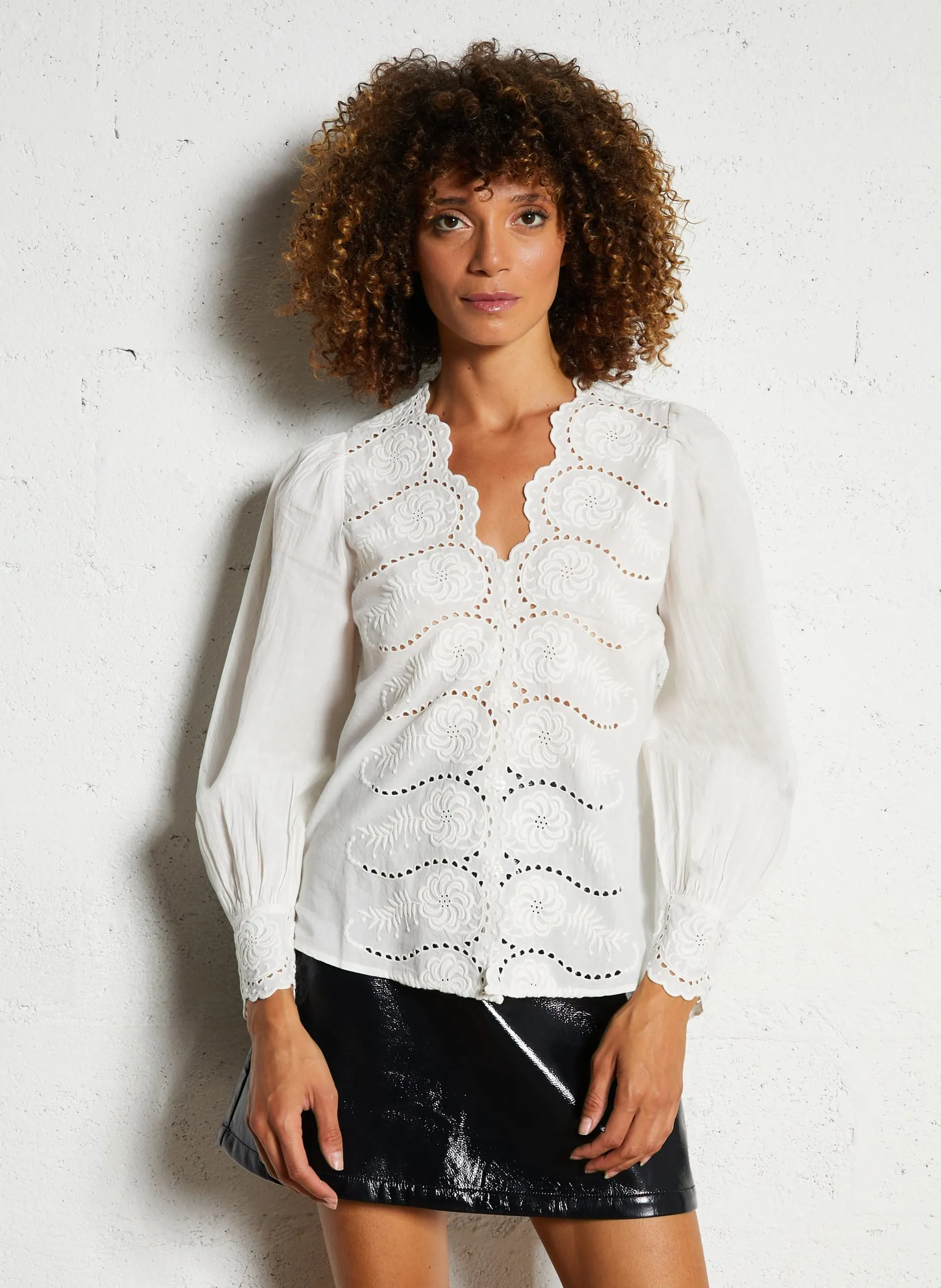 Top brodé droit en coton Beige TARA