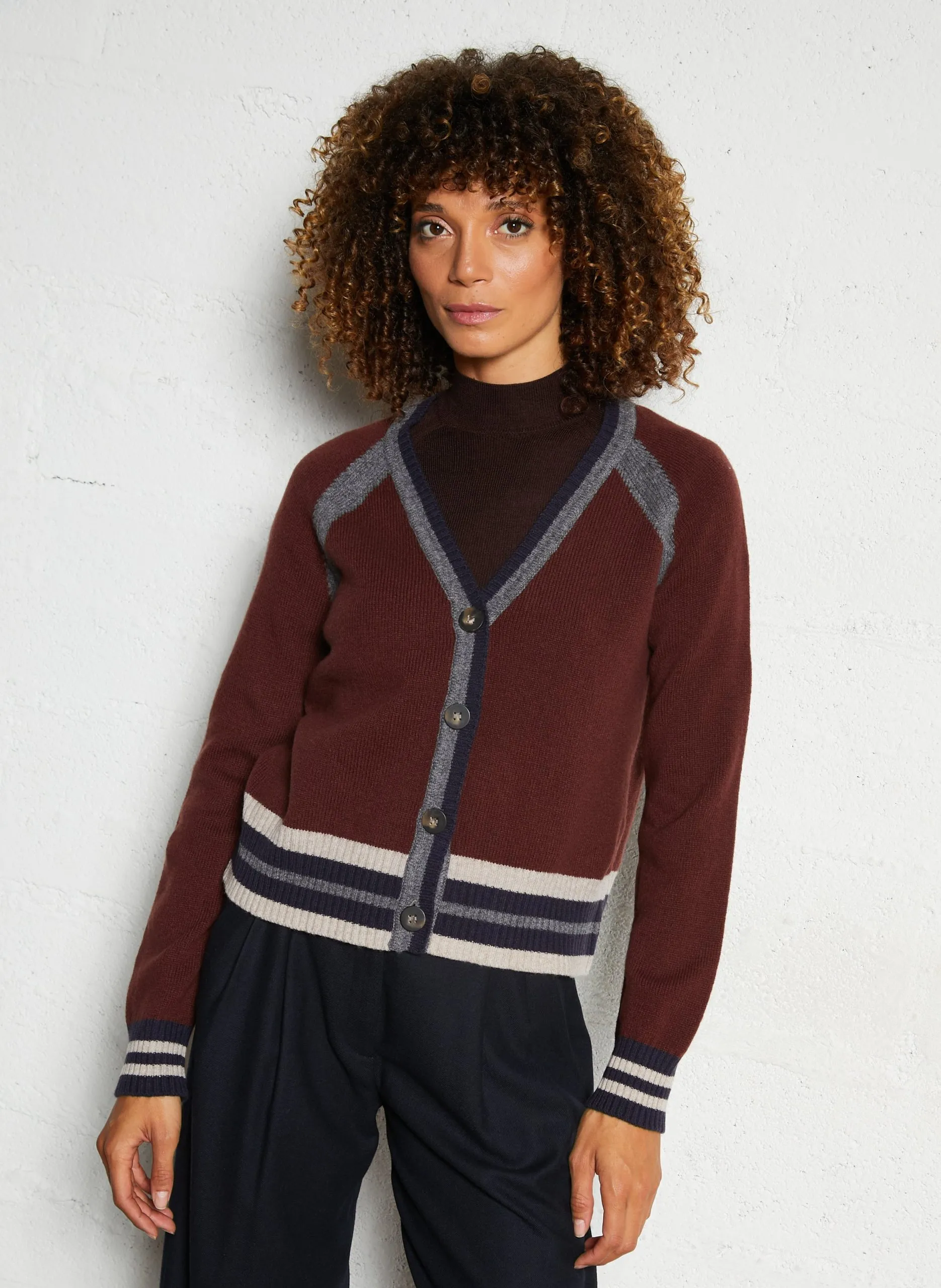 Gilet droit col V rayé en laine mérinos Marron GIOMO