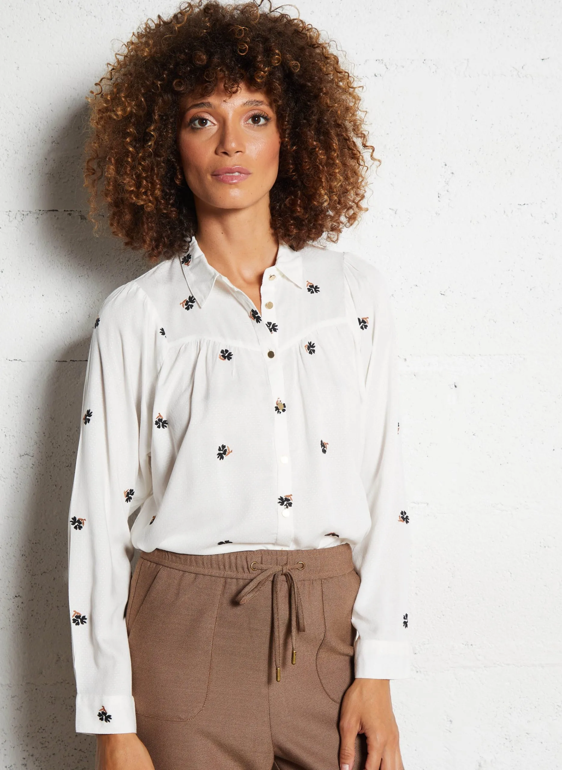 Chemise droite col classique brodée en coton mélangé Blanc