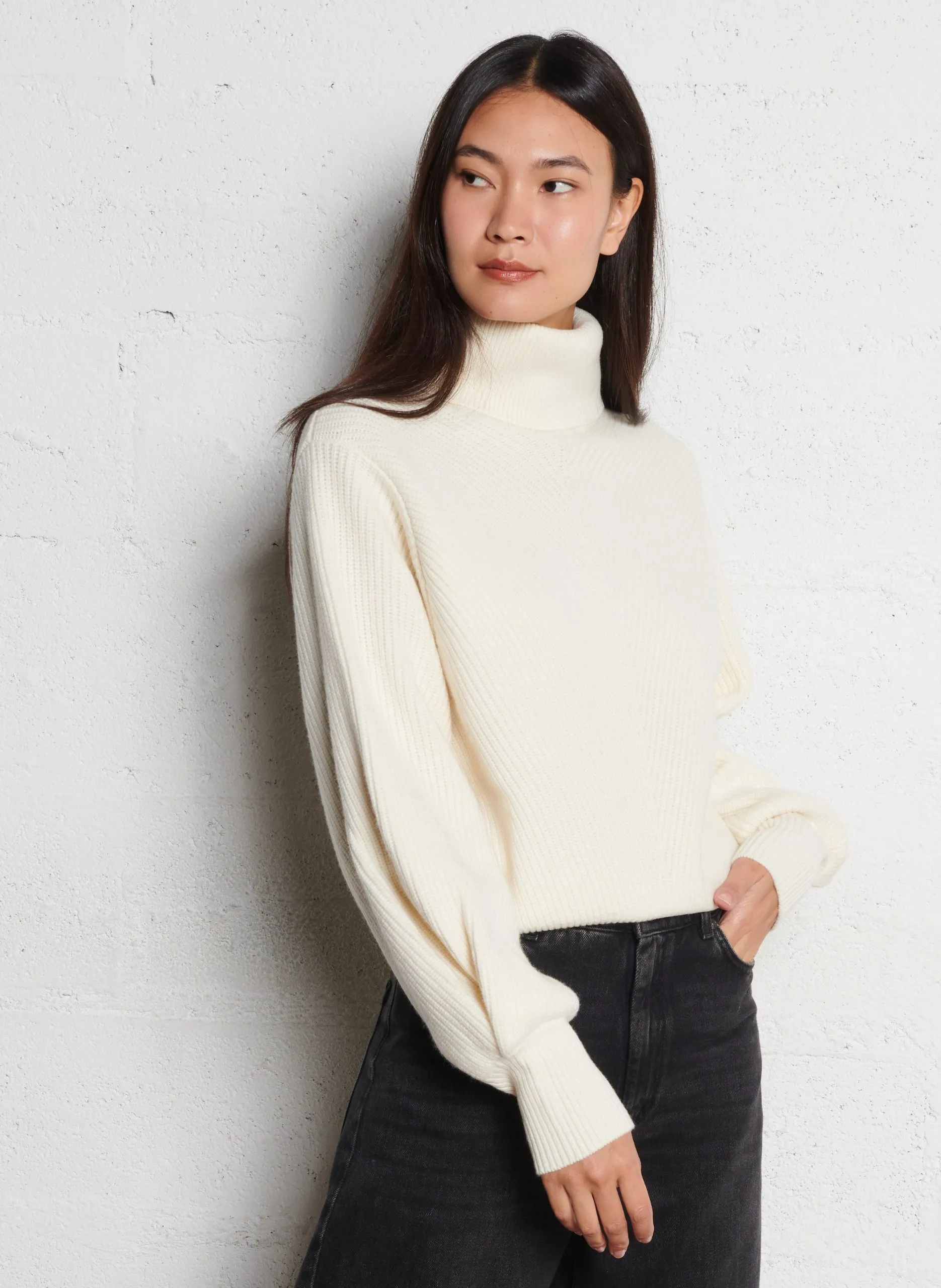 Pull ample col roulé en laine mérinos Blanc MARTIA