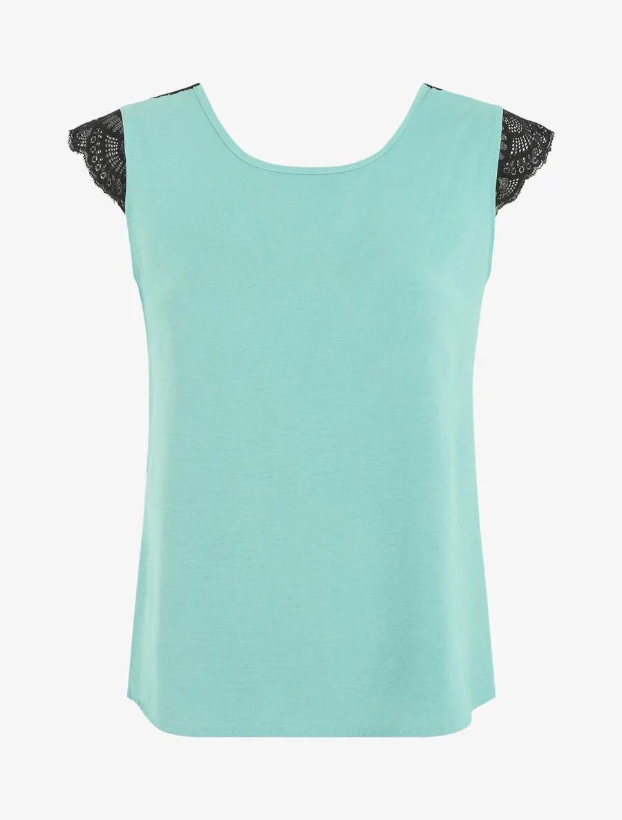 Top uni à détail dentelle - Vert d'eau