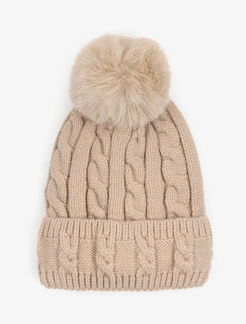 Bonnet en maille tressée à pompon - Beige