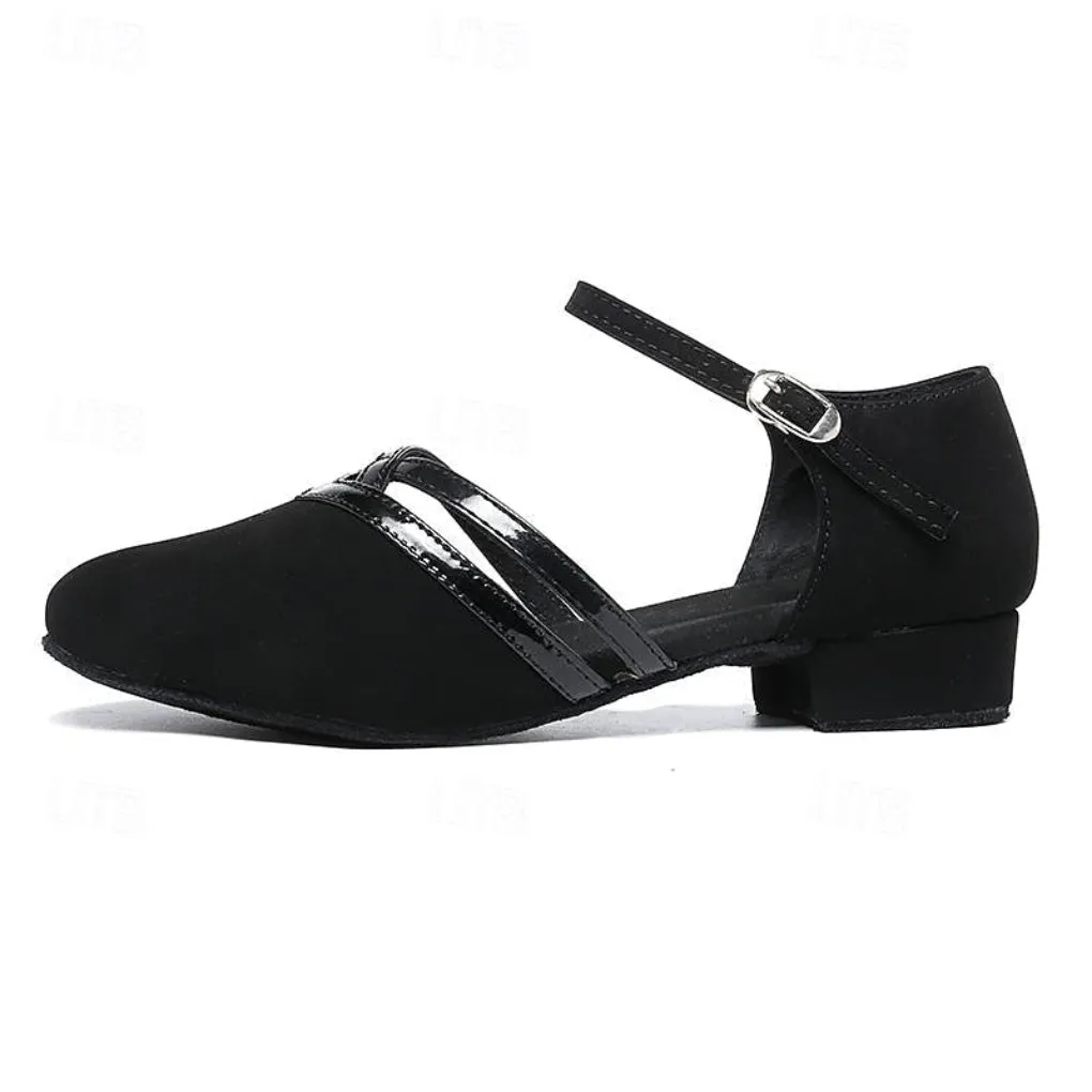 Chaussures de danse latine pour filles sur la piste de danse